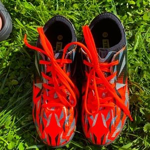 Tiebao sports shoes says 34